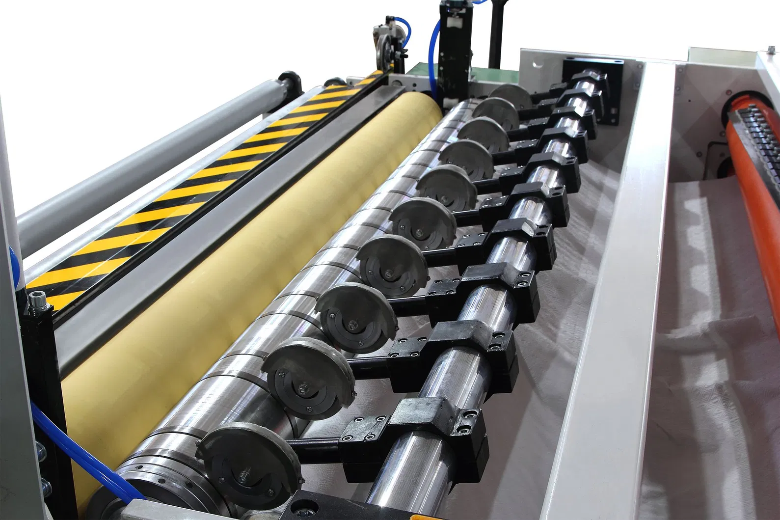 Máquina rebobinadora de rollos Maxi / Papel higiénico 200-300 metros / Velocidad Min 2