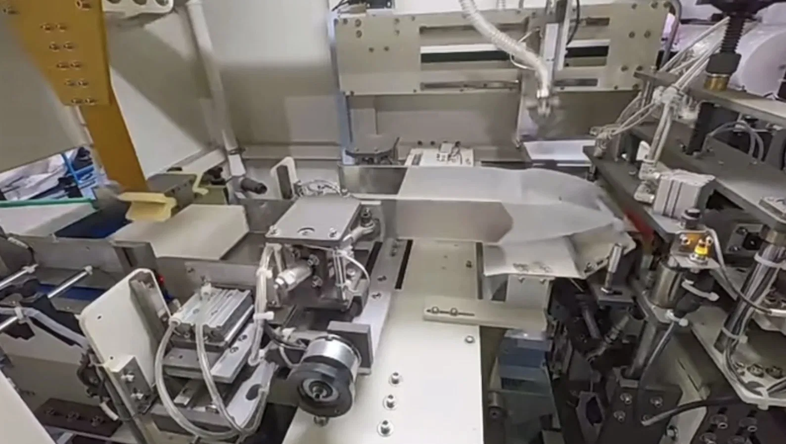 Máquina de toallas de mano plegable de papel 6